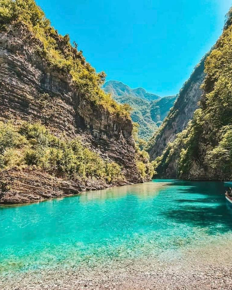 speedboat to komani lake