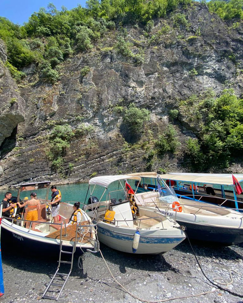 speedboat to komani lake